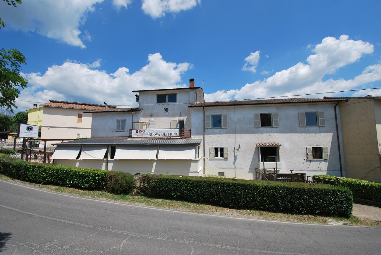 Hotel & Ristorante L'Angoletto In Selci Selci  Εξωτερικό φωτογραφία